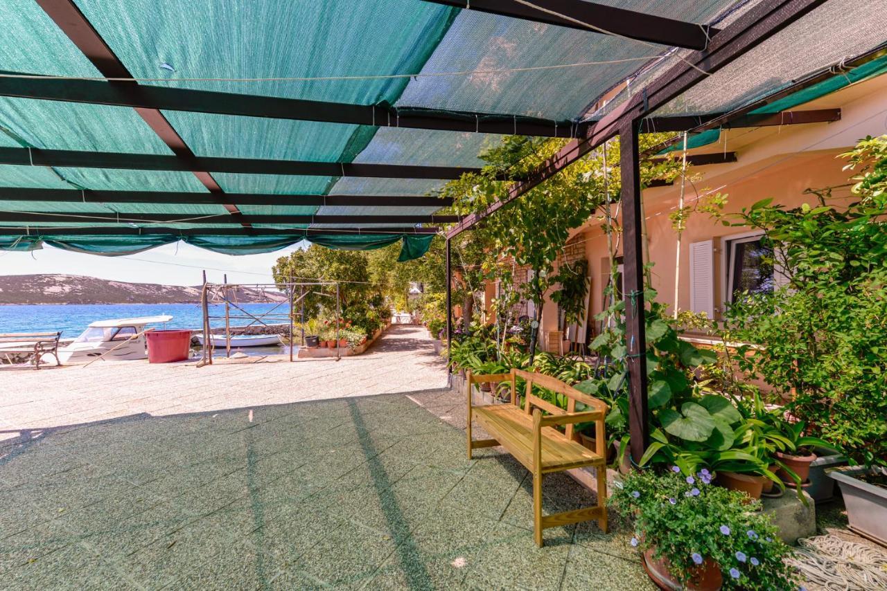 Apartments Amfora - Cozy And Modern Apartments For Up To 15 People, 100M From The Sea And Beach 스타라 노발랴 외부 사진