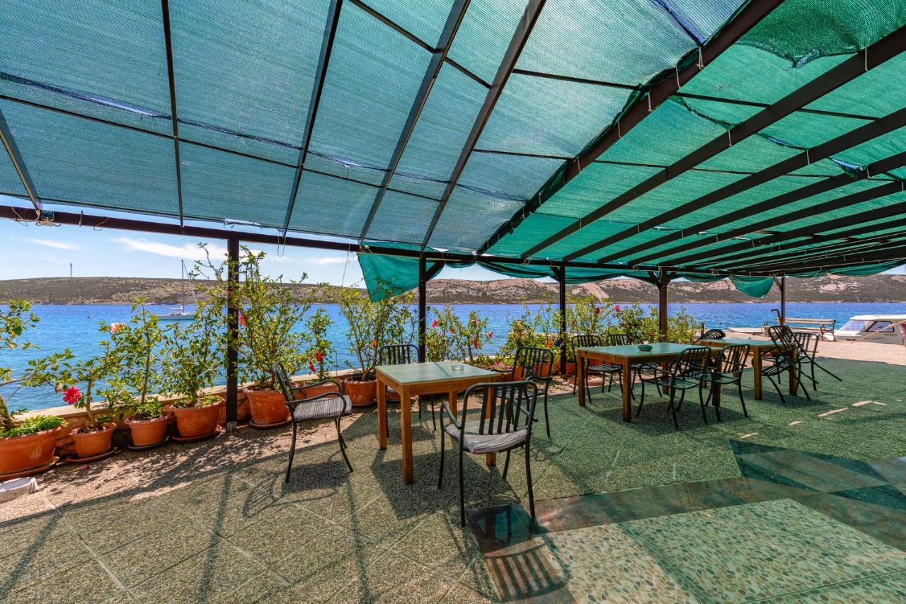 Apartments Amfora - Cozy And Modern Apartments For Up To 15 People, 100M From The Sea And Beach 스타라 노발랴 외부 사진
