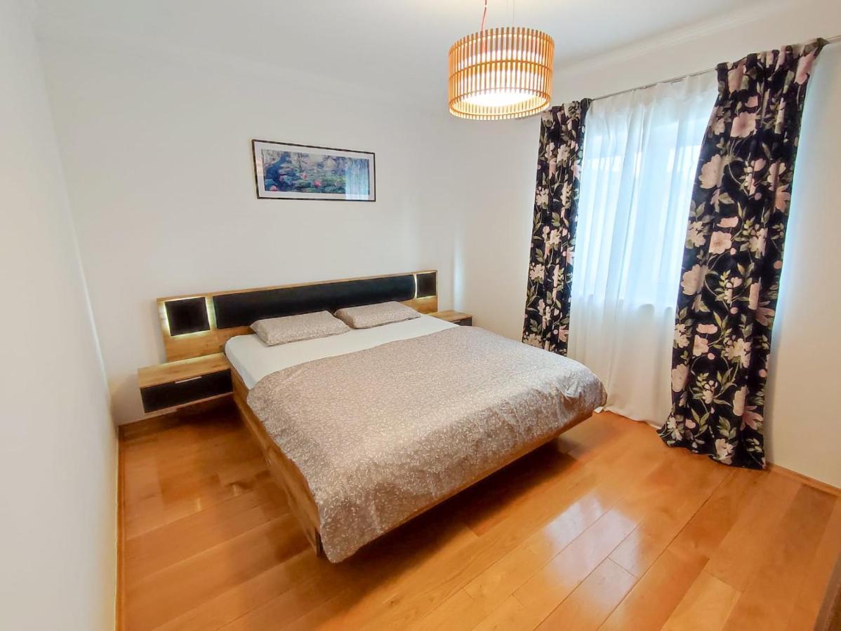 Apartments Amfora - Cozy And Modern Apartments For Up To 15 People, 100M From The Sea And Beach 스타라 노발랴 외부 사진