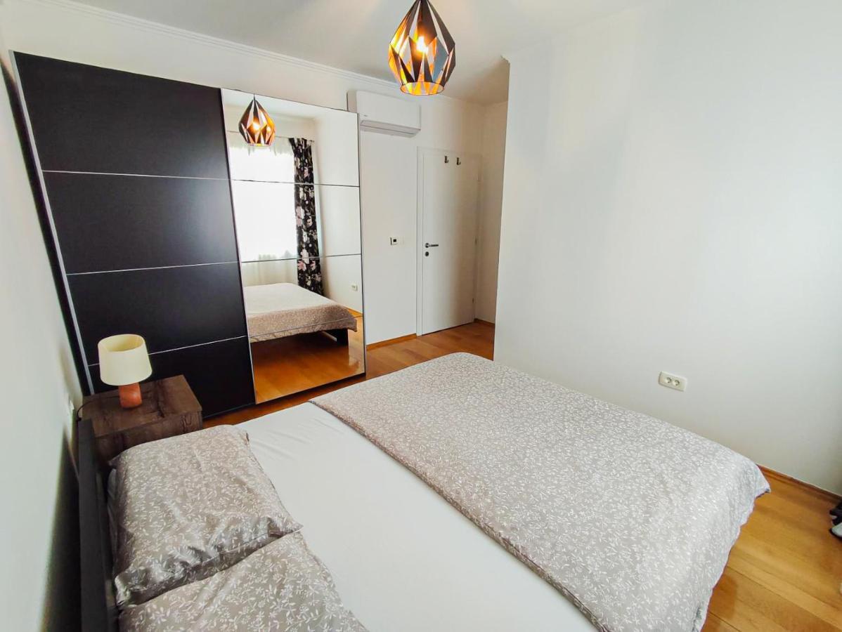 Apartments Amfora - Cozy And Modern Apartments For Up To 15 People, 100M From The Sea And Beach 스타라 노발랴 외부 사진